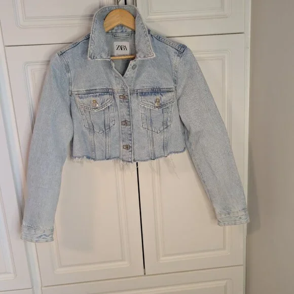 Zara Cropped Distressed Denim Jacket Raw Hem Casual Chic Street Style | Size M - Picture 2 of 11
